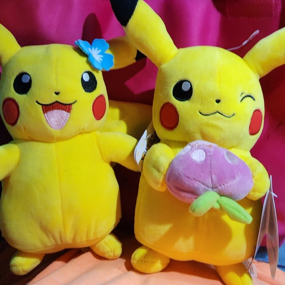 NWTS POKEYMON PLUSH TOYS.